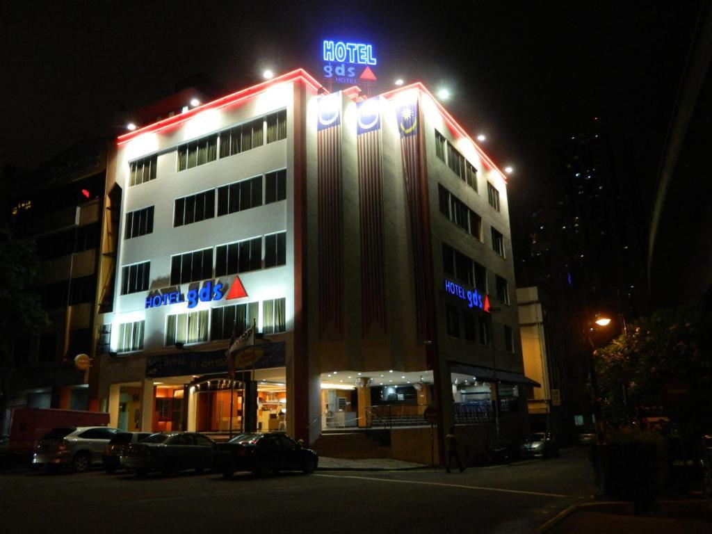 โอโย 90101 จีดีเอส โฮเทล ติติวังซา Hotel กัวลาลัมเปอร์ ภายนอก รูปภาพ