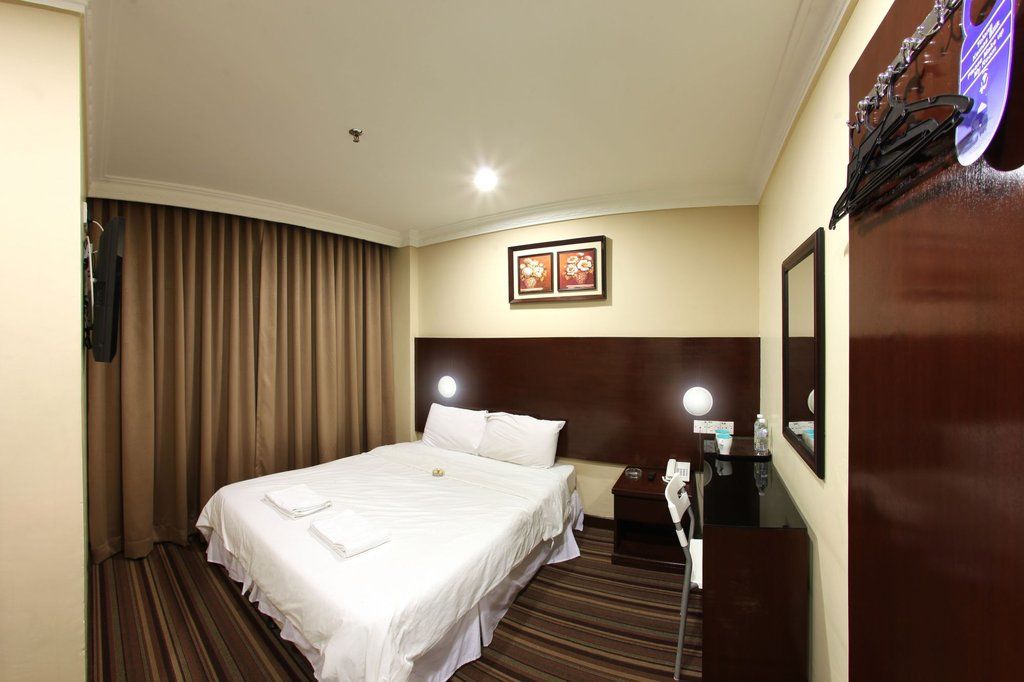 โอโย 90101 จีดีเอส โฮเทล ติติวังซา Hotel กัวลาลัมเปอร์ ภายนอก รูปภาพ