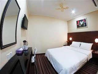 โอโย 90101 จีดีเอส โฮเทล ติติวังซา Hotel กัวลาลัมเปอร์ ภายนอก รูปภาพ