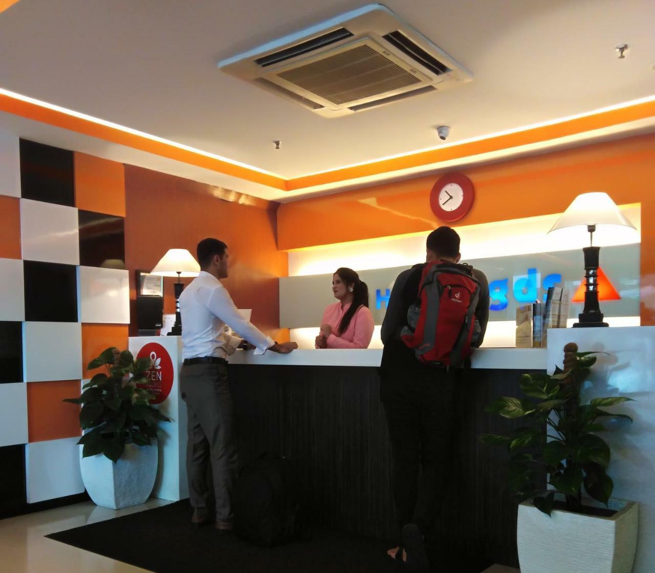 โอโย 90101 จีดีเอส โฮเทล ติติวังซา Hotel กัวลาลัมเปอร์ ภายนอก รูปภาพ